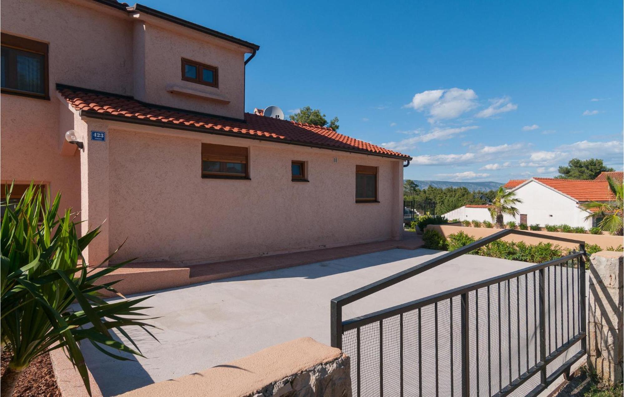 Cozy Home In Mudri Dolac With Kitchen Basina Esterno foto